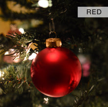 Load image into Gallery viewer, Ornaments // 2.63&quot; Colored Matte Bulbs